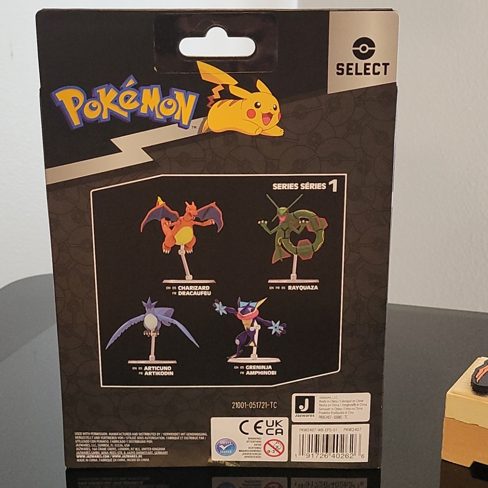 Pokemon Charizard 6" Figure w/ Moral Patch - Picture 2 of 8